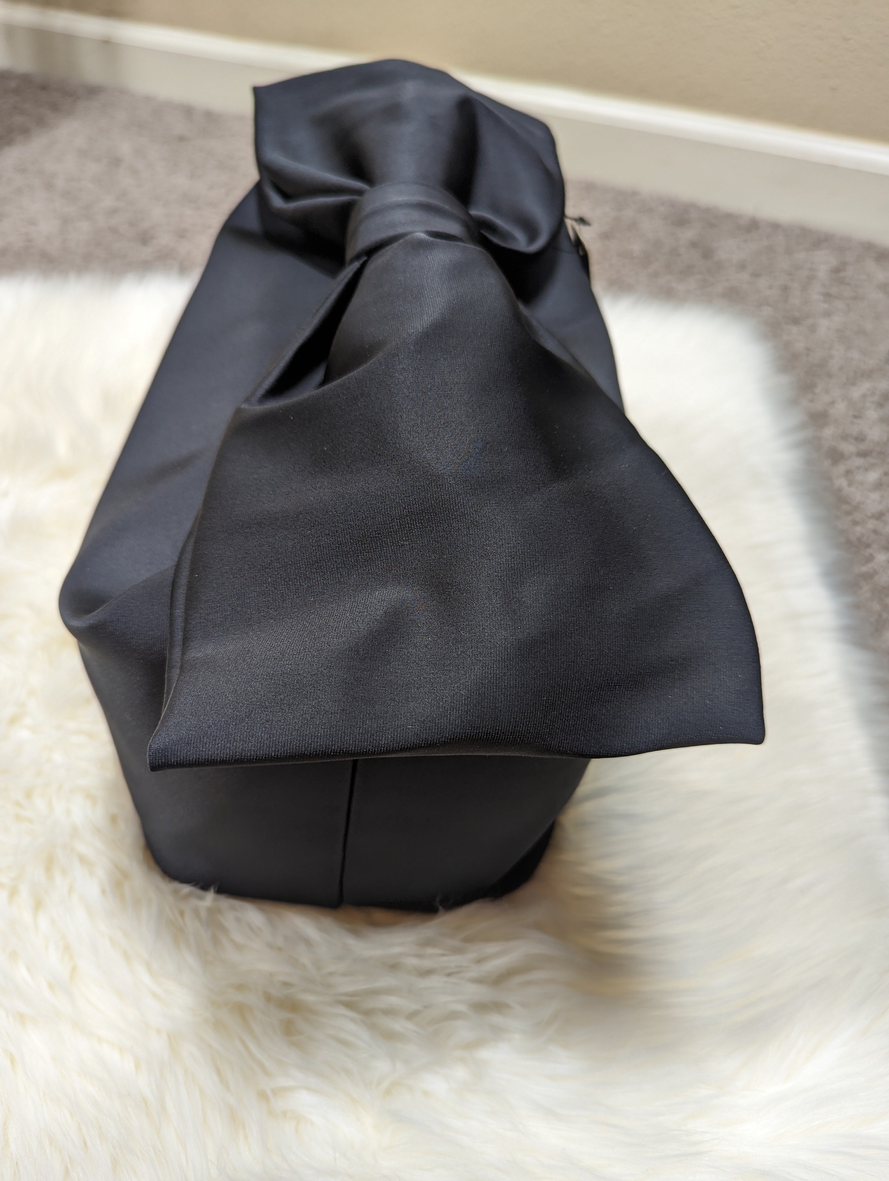 Take a Bow Large Bow Clutch
